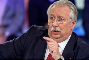 ANDRE FLAHAUT, ministre en faveur d’une société juste et égalitaire