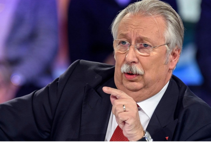 ANDRE FLAHAUT, ministre en faveur d’une société juste et égalitaire