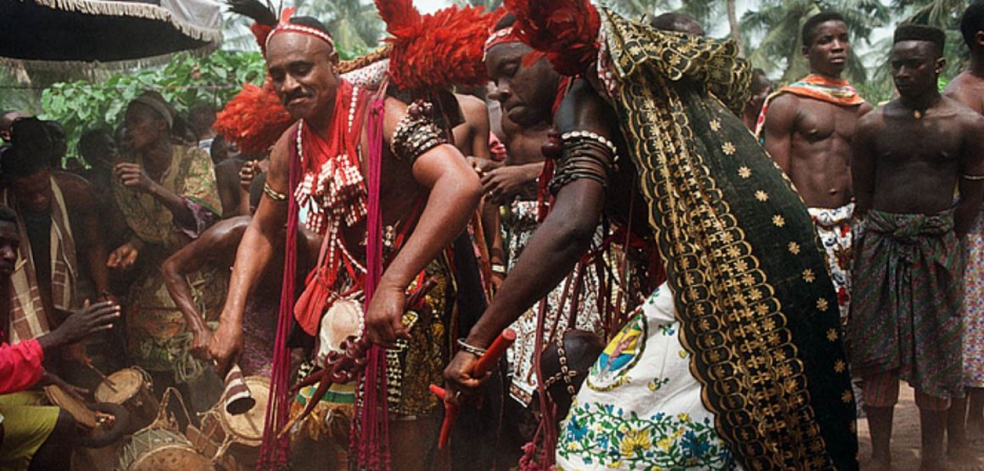 Les religions traditionnelles en Afrique et le rôle de colonisateur dans le changement dans les croyances des africains.