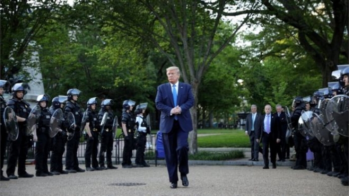Donald Trump a promis lundi de restaurer l&#039;ordre dans une Amérique en proie à un déferlement de colère historique