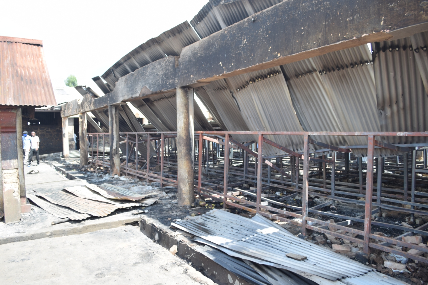 la prison de Gitega en ruines après incendie