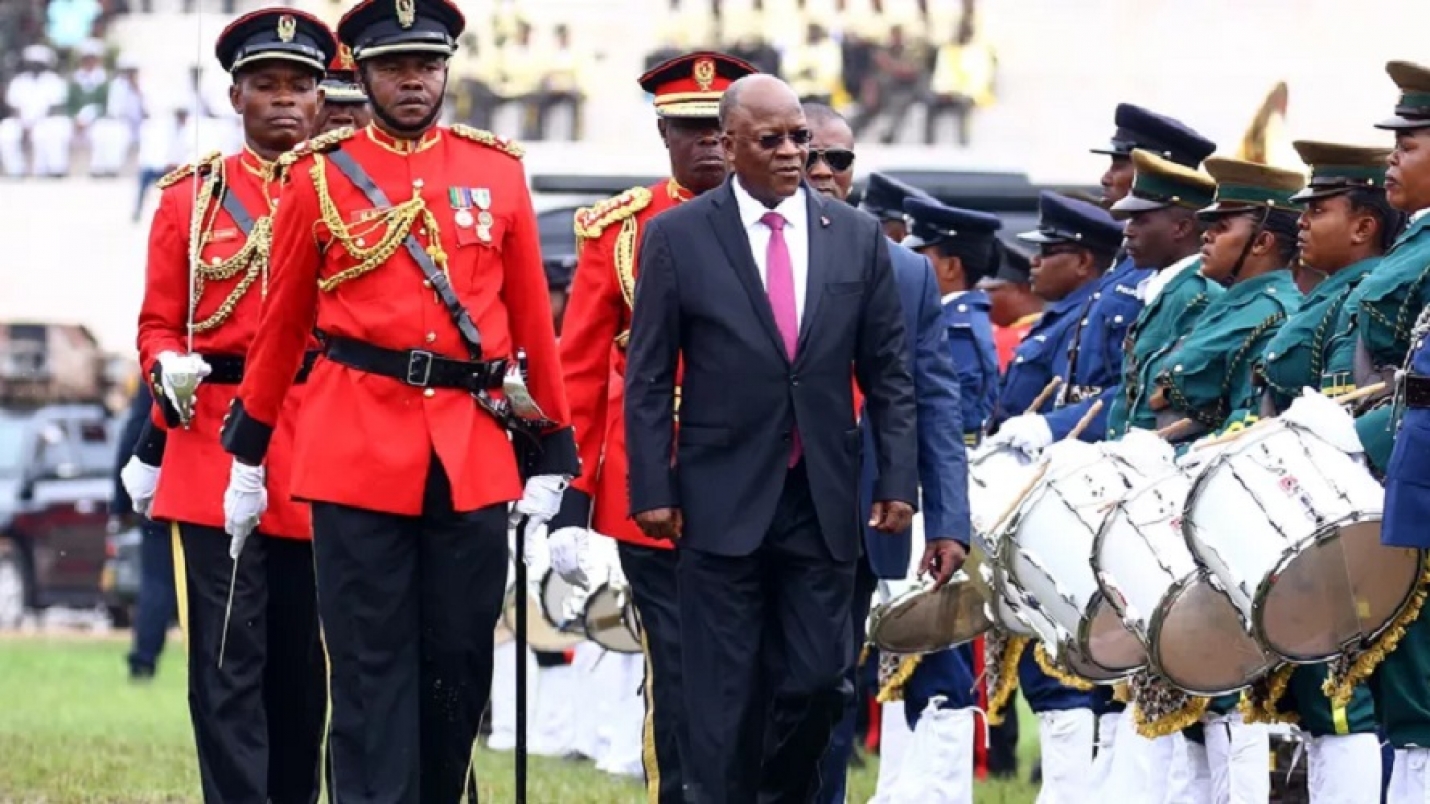 A l&#039;unanimité, le président John Magufuli a été désigné samedi comme candidat à sa réélection lors des élections générales prévues en octobre. STRINGER / AFP