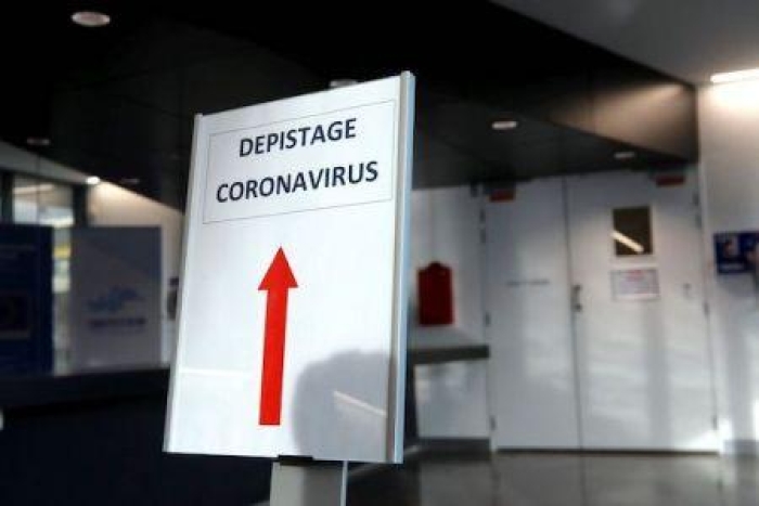 Covid-19 : un nouveau variant découvert en France, rapidement qualifié d’africain…